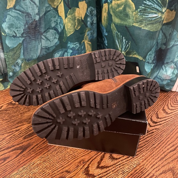 Stuart Weitzman MAELIE BOOTIE suede size 6.5 color COFFEE - Picture 9 of 9